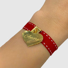 Carica l'immagine nel visualizzatore di Gallery, BRACCIALE PENDENTE CUORE CON SCRITA AMORE