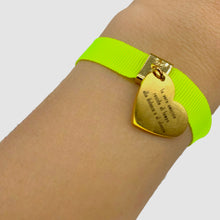 Carica l'immagine nel visualizzatore di Gallery, BRACCIALE PENDENTE STELLA CON SCRITTA "LA VERA AMICIZIA RESISTE AL TEMPO ALLA DISTANZA E AL SILENZIO "